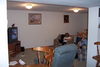 watching_the_race.jpg (large)